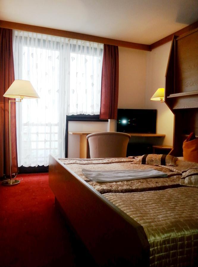 Hotel Alpinum Treffen Exteriér fotografie