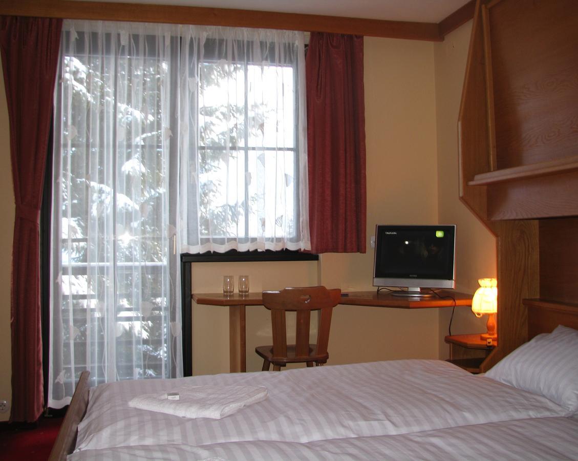 Hotel Alpinum Treffen Exteriér fotografie