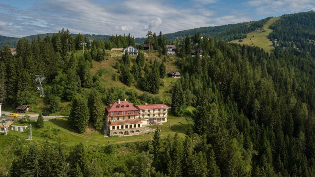 Hotel Alpinum Treffen Exteriér fotografie